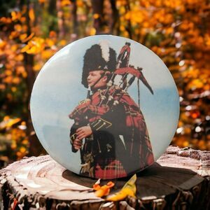 Vintage Scottish Bagpiper Refrigerator Magnet Fridge Scotland Souvenir Pinback.